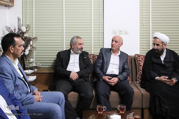 رونمایی از کتاب چشم و چراغ در یزد‎‎