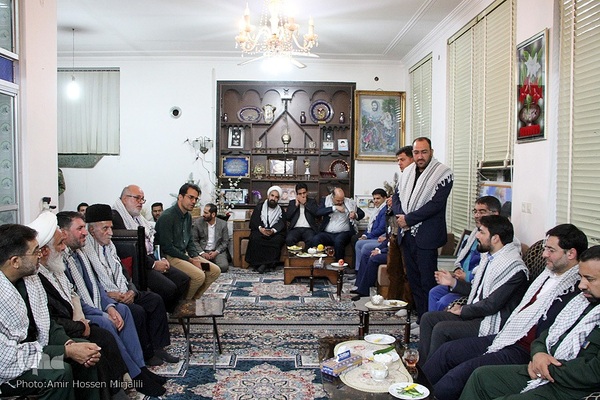 رونمایی از کتاب چشم و چراغ در یزد‎‎