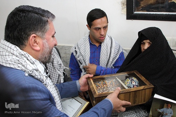 رونمایی از کتاب چشم و چراغ در یزد‎‎