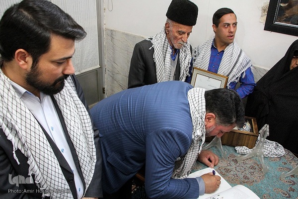 رونمایی از کتاب چشم و چراغ در یزد‎‎