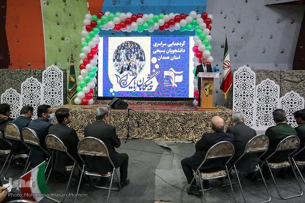 گردهمایی سراسری دانشجویان بسیجی با حضور وزیر علوم