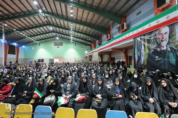 گردهمایی سراسری دانشجویان بسیجی با حضور وزیر علوم