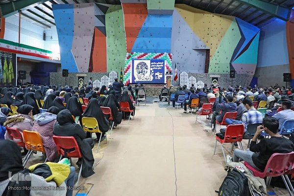 گردهمایی سراسری دانشجویان بسیجی با حضور وزیر علوم