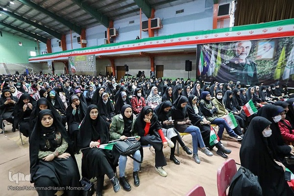 گردهمایی سراسری دانشجویان بسیجی با حضور وزیر علوم