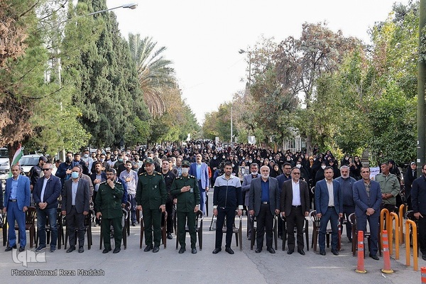 مراسم عطرافشانی وغبارروبی قبورمطهرگلزار شهدا