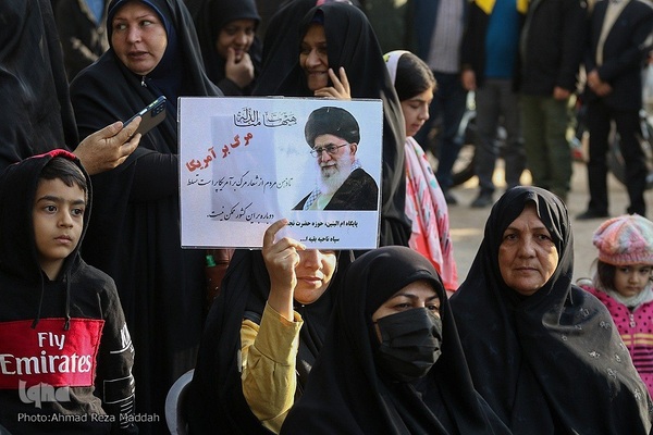 مراسم عطرافشانی وغبارروبی قبورمطهرگلزار شهدا