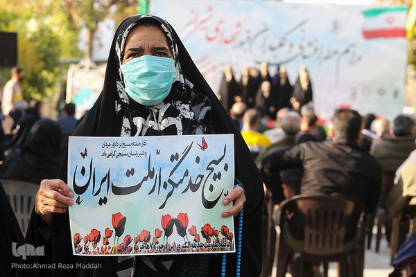 مراسم عطرافشانی وغبارروبی قبورمطهرگلزار شهدا