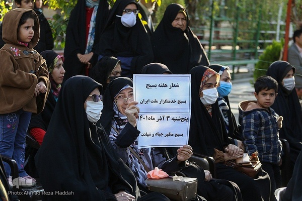 مراسم عطرافشانی وغبارروبی قبورمطهرگلزار شهدا