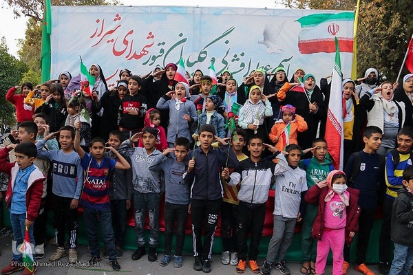 مراسم عطرافشانی وغبارروبی قبورمطهرگلزار شهدا