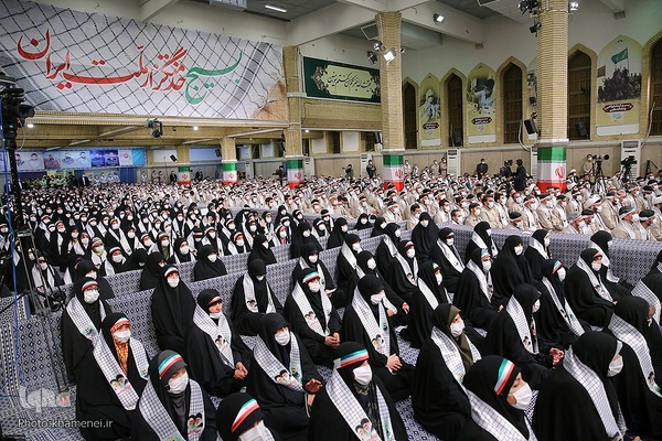 دیدار صدها تن از بسیجیان با رهبر معظم انقلاب اسلامی
