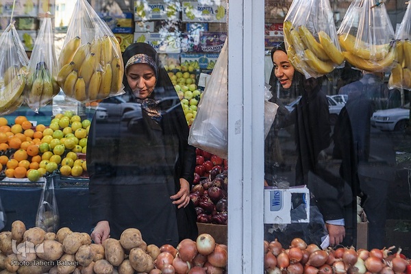 خانم راضیه فقیه‌عبداللهی و دخترش پریناز