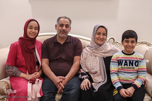 جمع صمیمی خانواده راضیه فقیه‌عبداللهی