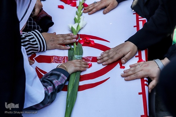 ورود پیکرهای ۱۱۱ شهید دفاع مقدس به کشور