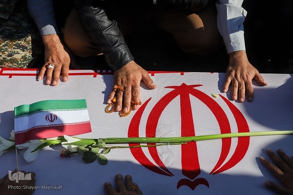 ورود پیکرهای ۱۱۱ شهید دفاع مقدس به کشور