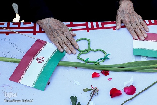 ورود پیکرهای ۱۱۱ شهید دفاع مقدس به کشور