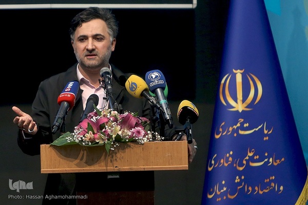 روح‌الله دهقانی فیروزآبادی، معاون علمی و فناوری رئيس‌جمهور