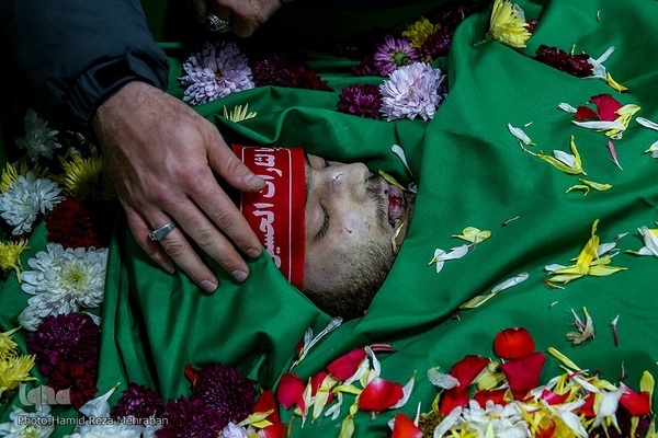 وداع با پیکر مطهر شهید مدافع امنیت طلبه بسیجی حسن مختار‌زاده