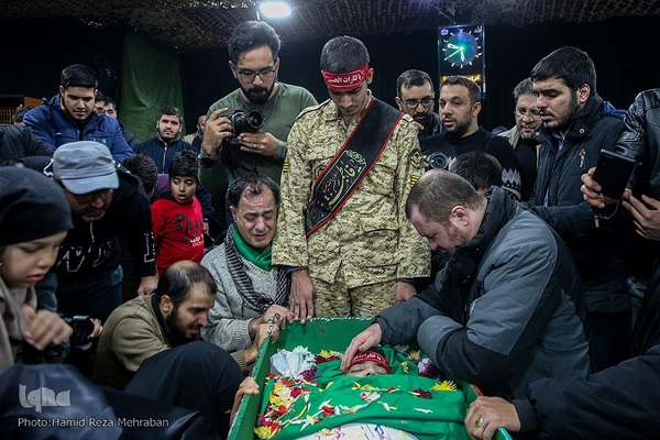 وداع با پیکر مطهر شهید مدافع امنیت طلبه بسیجی حسن مختار‌زاده