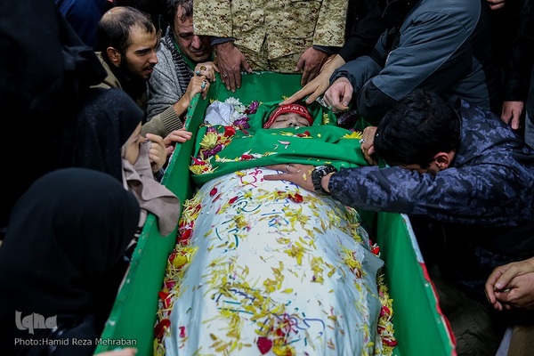 وداع با پیکر مطهر شهید مدافع امنیت طلبه بسیجی حسن مختار‌زاده