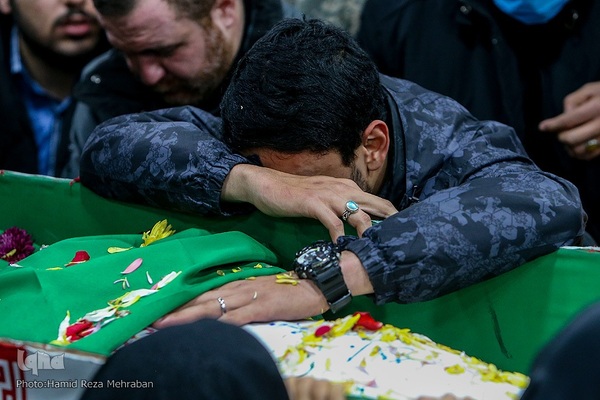 وداع با پیکر مطهر شهید مدافع امنیت طلبه بسیجی حسن مختار‌زاده