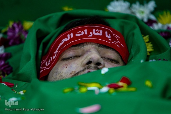 وداع با پیکر مطهر شهید مدافع امنیت طلبه بسیجی حسن مختار‌زاده