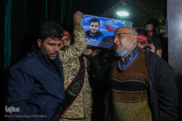 وداع با پیکر مطهر شهید مدافع امنیت طلبه بسیجی حسن مختار‌زاده