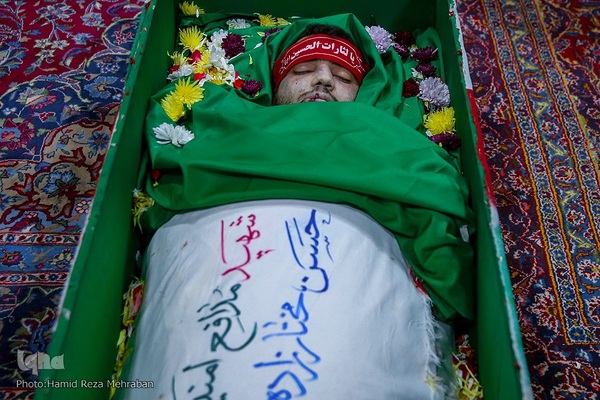 وداع با پیکر مطهر شهید مدافع امنیت طلبه بسیجی حسن مختار‌زاده