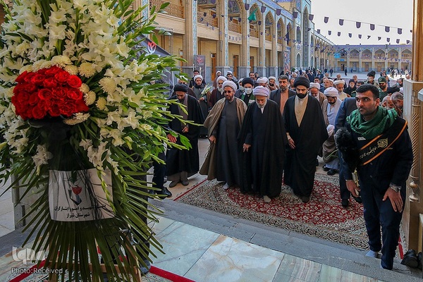 گلباران مقبره شهید دستغیب‎‎