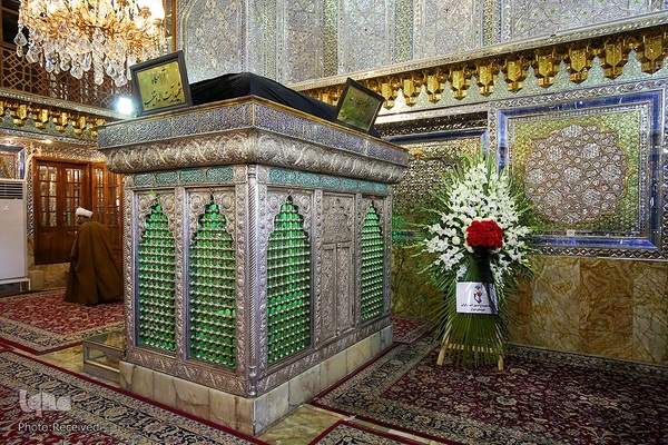 گلباران مقبره شهید دستغیب‎‎