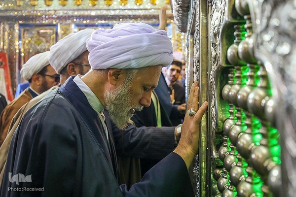 گلباران مقبره شهید دستغیب‎‎