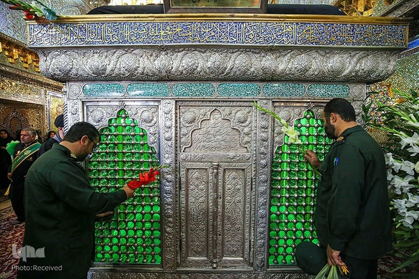 گلباران مقبره شهید دستغیب‎‎