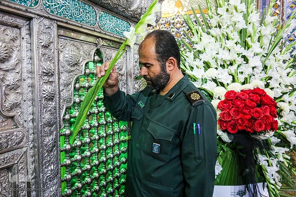 گلباران مقبره شهید دستغیب‎‎