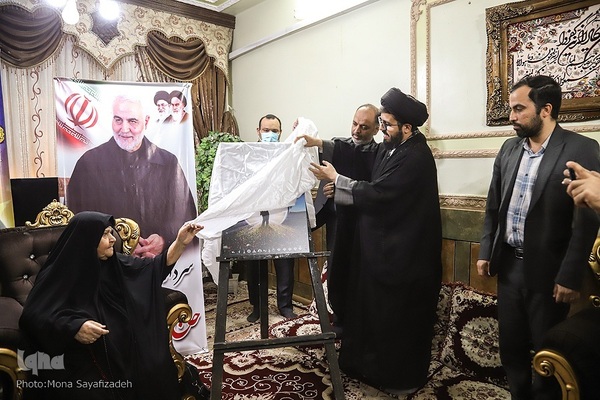 رونمایی از پوستر «روایت حبیب» در خانه شهید علی هاشمی