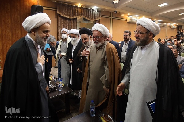 مراسم روز پژوهش و نکوداشت حجت‌الاسلام والمسلمین عبدالکریم بی‌آزار شیرازی، از پیشکسوتان تقریب در دانشگاه مذاهب اسلامی