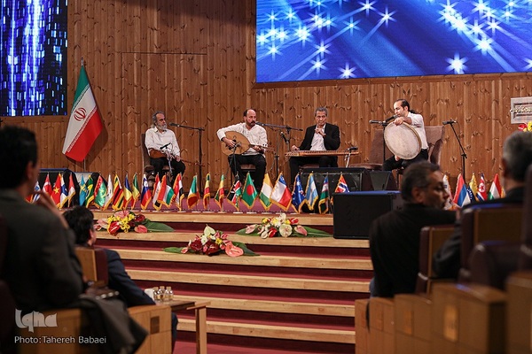 نشست جمعی از رایزنان فرهنگی سفارتخانه‌های خارجی