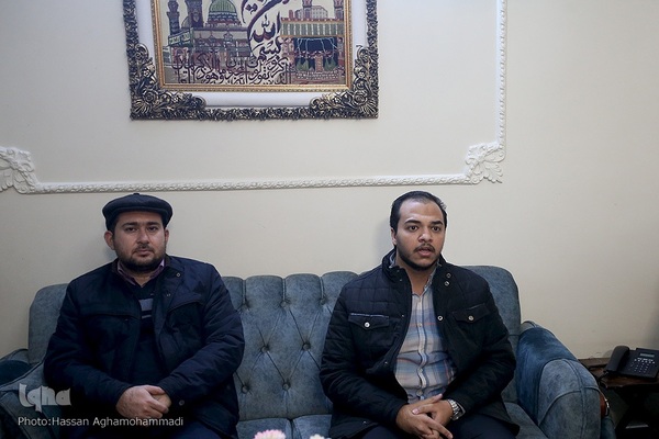 دیدار جمعی از نمایندگان جامعه قرآنی با خانواده شهید حمیدرضا اسداللهی، از شهدای مدافع حرم در حلب سوریه