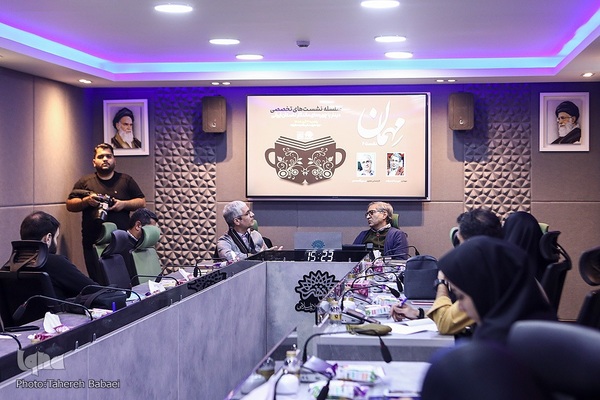 نشست مهمان با حضور حبیب احمدزاده
