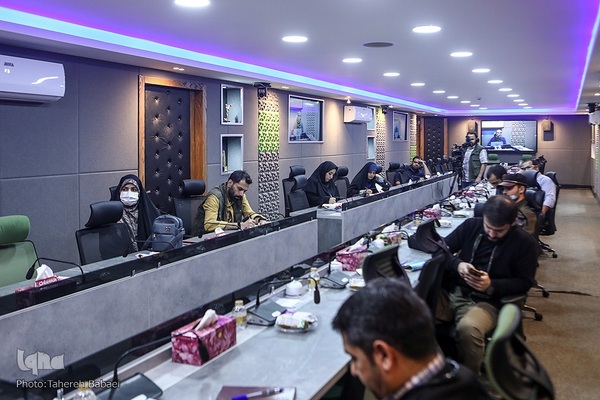 نشست مهمان با حضور حبیب احمدزاده