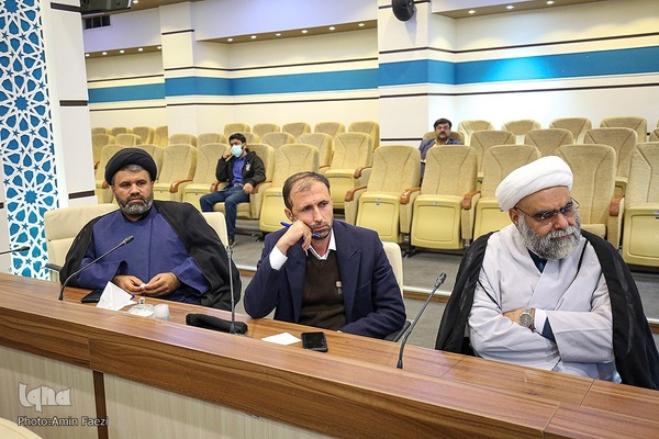 کرسی آزاد اندیشی راهکارهای وحدت حوزه و دانشگاه