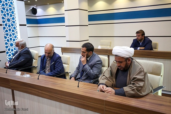 کرسی آزاد اندیشی راهکارهای وحدت حوزه و دانشگاه