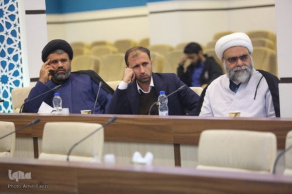 کرسی آزاد اندیشی راهکارهای وحدت حوزه و دانشگاه