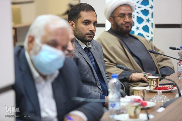 کرسی آزاد اندیشی راهکارهای وحدت حوزه و دانشگاه