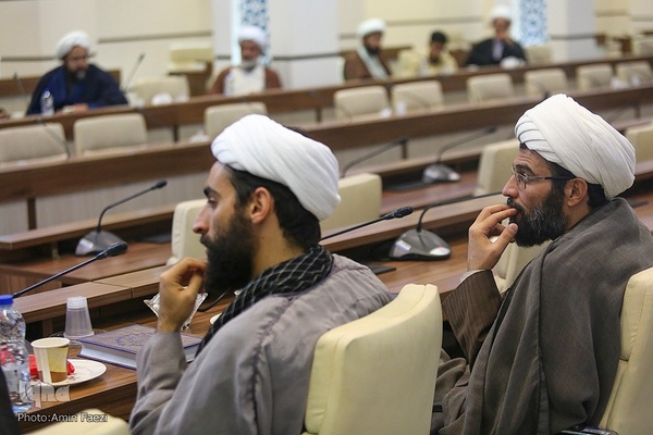 کرسی آزاد اندیشی راهکارهای وحدت حوزه و دانشگاه