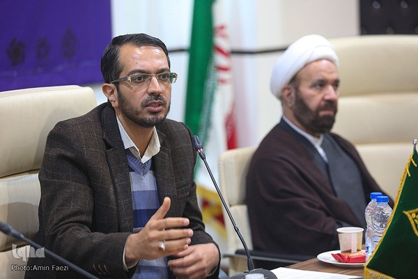 کرسی آزاد اندیشی راهکارهای وحدت حوزه و دانشگاه