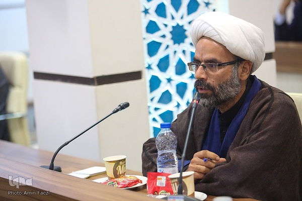 کرسی آزاد اندیشی راهکارهای وحدت حوزه و دانشگاه