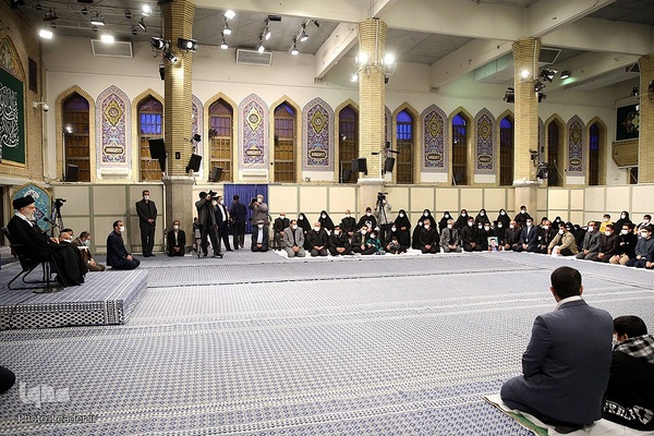 دیدار رهبر معظم انقلاب با خانواده شهدای حادثه‌ تروریستی شاهچراغ(ع) شیراز