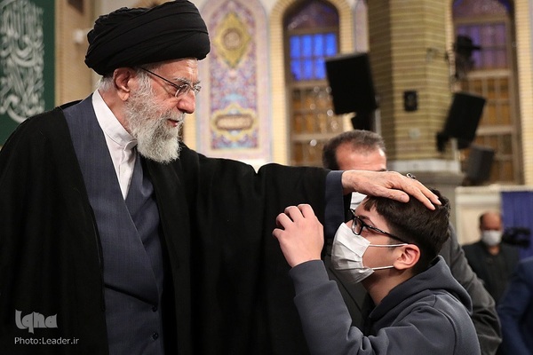 دیدار رهبر معظم انقلاب با خانواده شهدای حادثه‌ تروریستی شاهچراغ(ع) شیراز