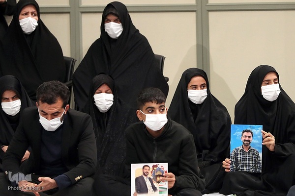 دیدار رهبر معظم انقلاب با خانواده شهدای حادثه‌ تروریستی شاهچراغ(ع) شیراز