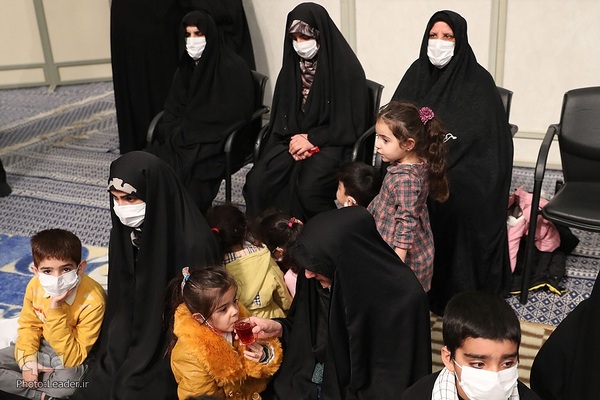 دیدار رهبر معظم انقلاب با خانواده شهدای حادثه‌ تروریستی شاهچراغ(ع) شیراز