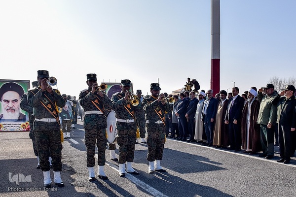 استقبال از پنج شهید گمنام دوران دفاع مقدس